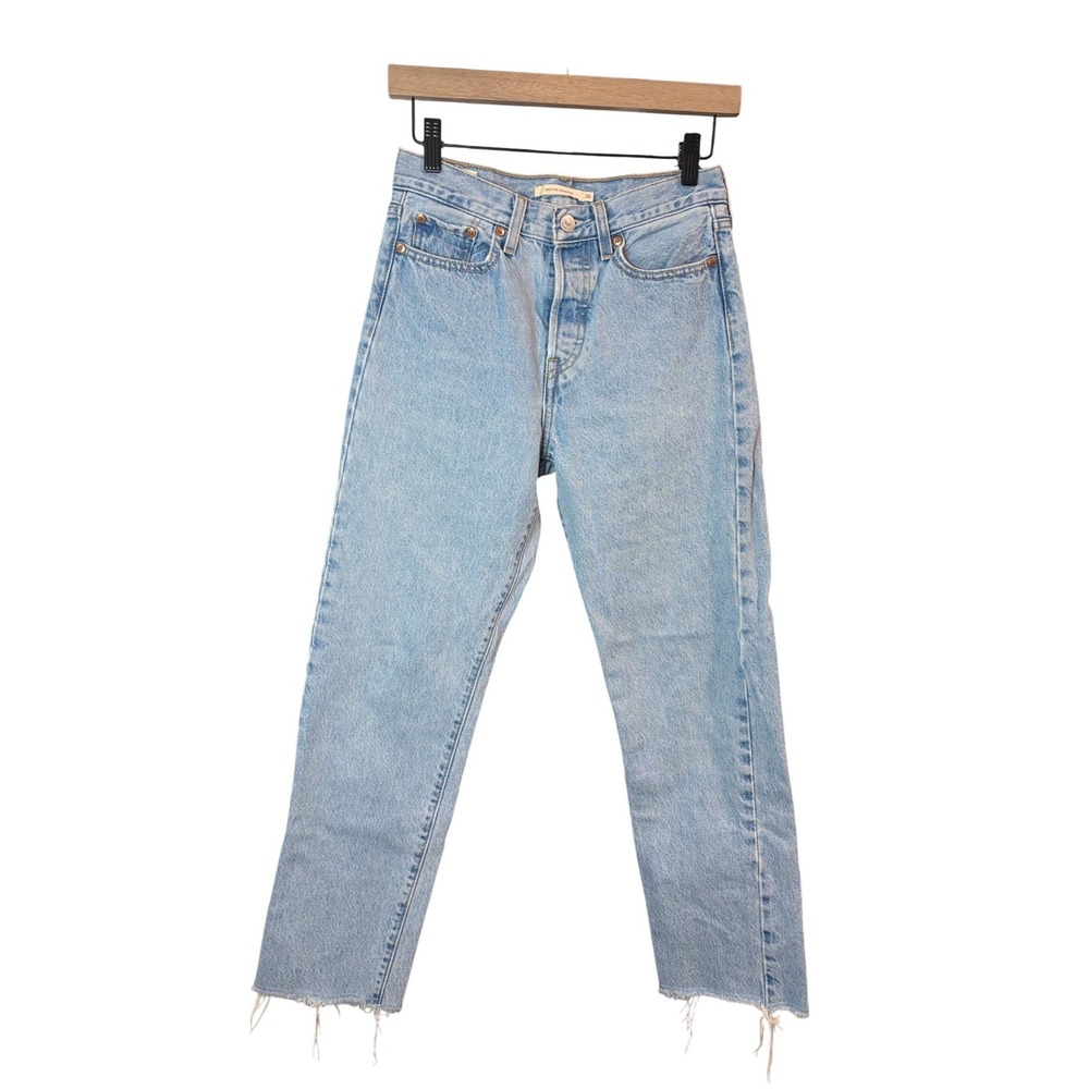 Levi's Premium Wedgie‎ Straight Jeans Light Wash Raw Hem Size 26 High Rise